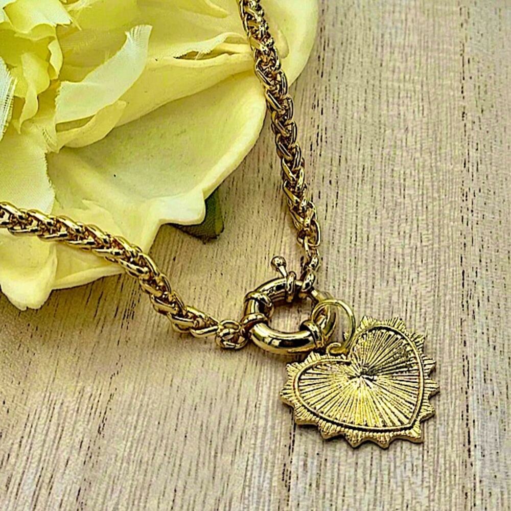 Gold Luxe Heart Statement Necklace Chunky Oversized - Picture 3 of 7